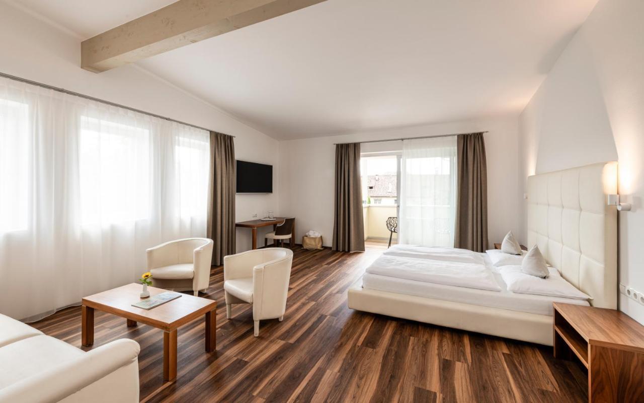 Hotel Mandelhof Appiano Sulla Strada Del Vino Esterno foto