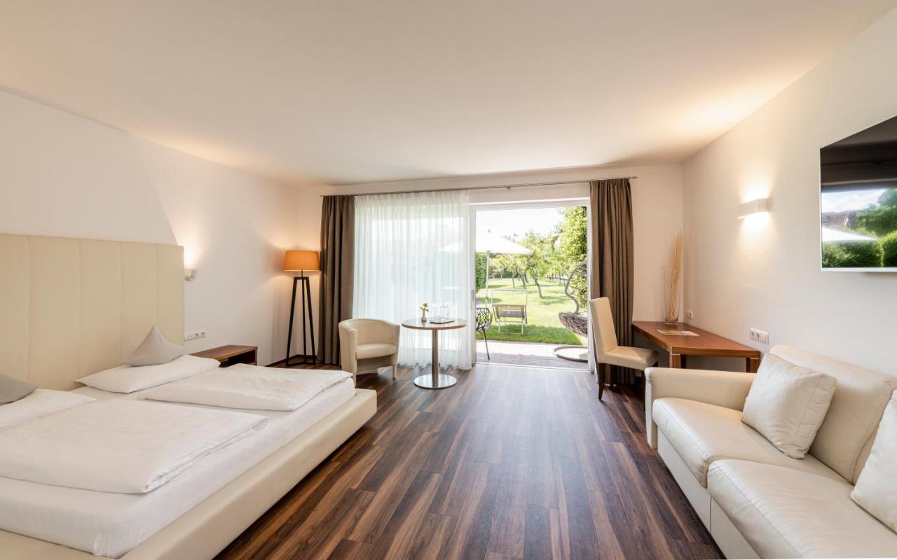 Hotel Mandelhof Appiano Sulla Strada Del Vino Esterno foto