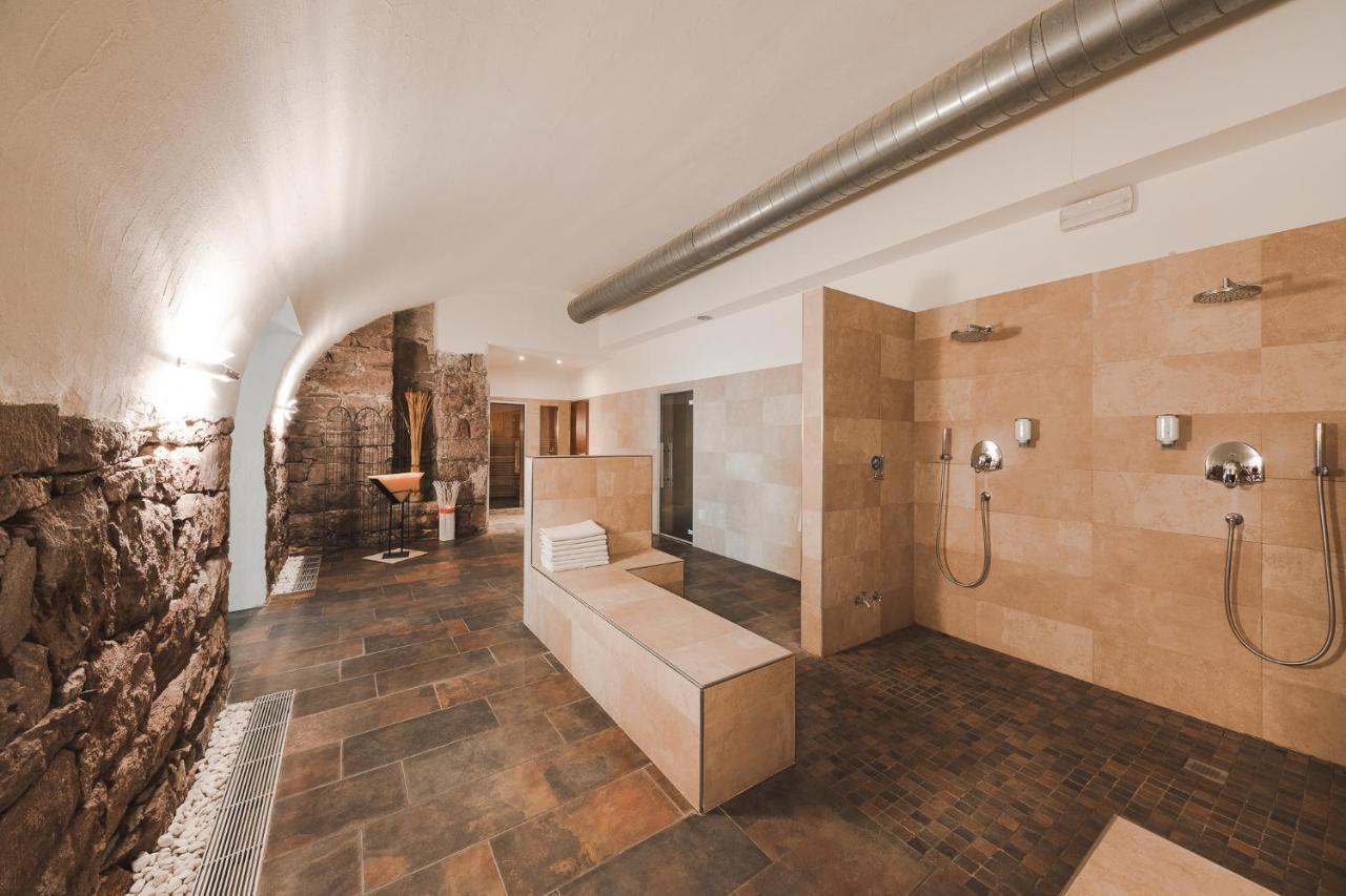 Hotel Mandelhof Appiano Sulla Strada Del Vino Esterno foto